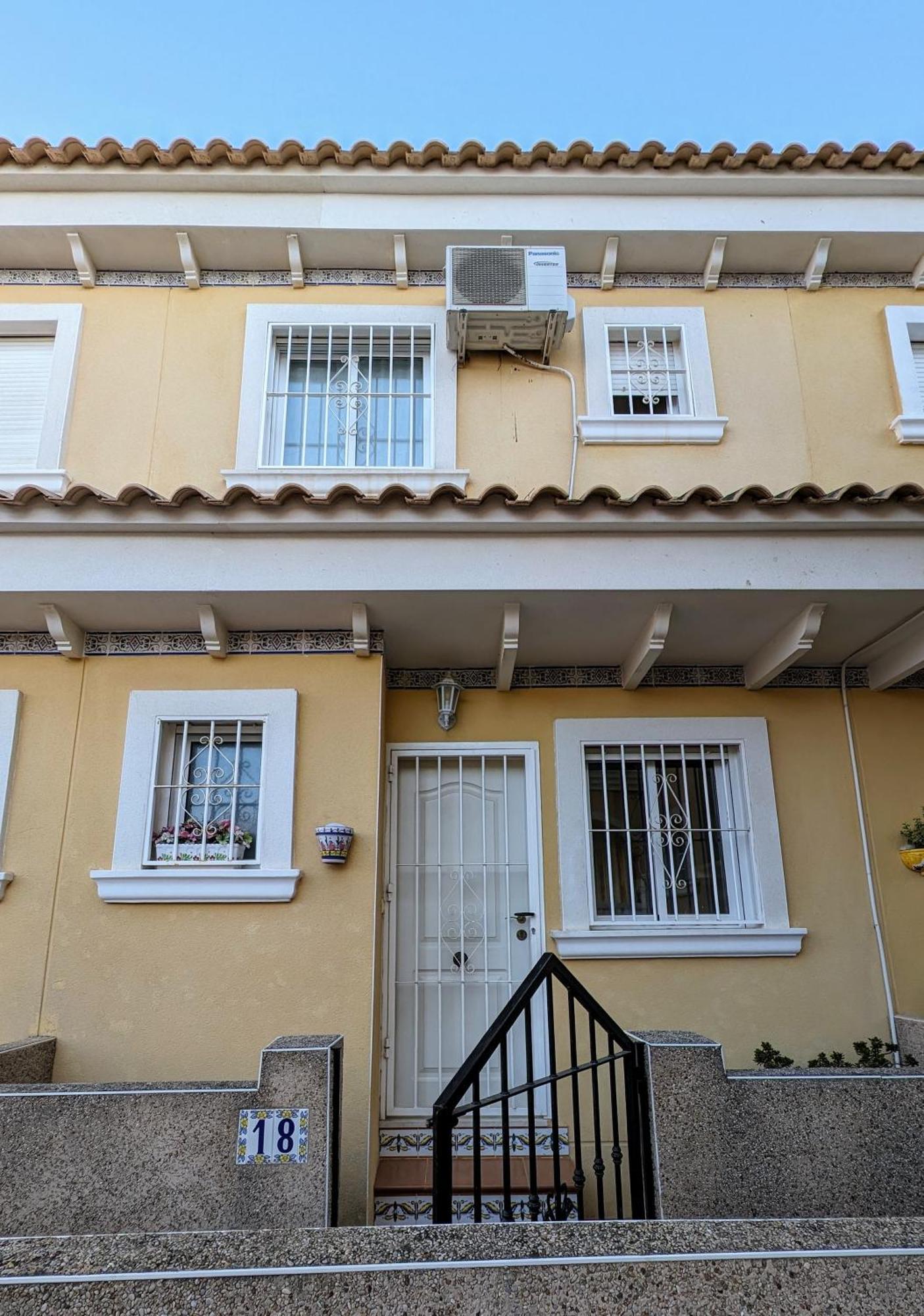 2 Bedroom Algorfa Townhouse With Pool Castillo de Montemar Ngoại thất bức ảnh